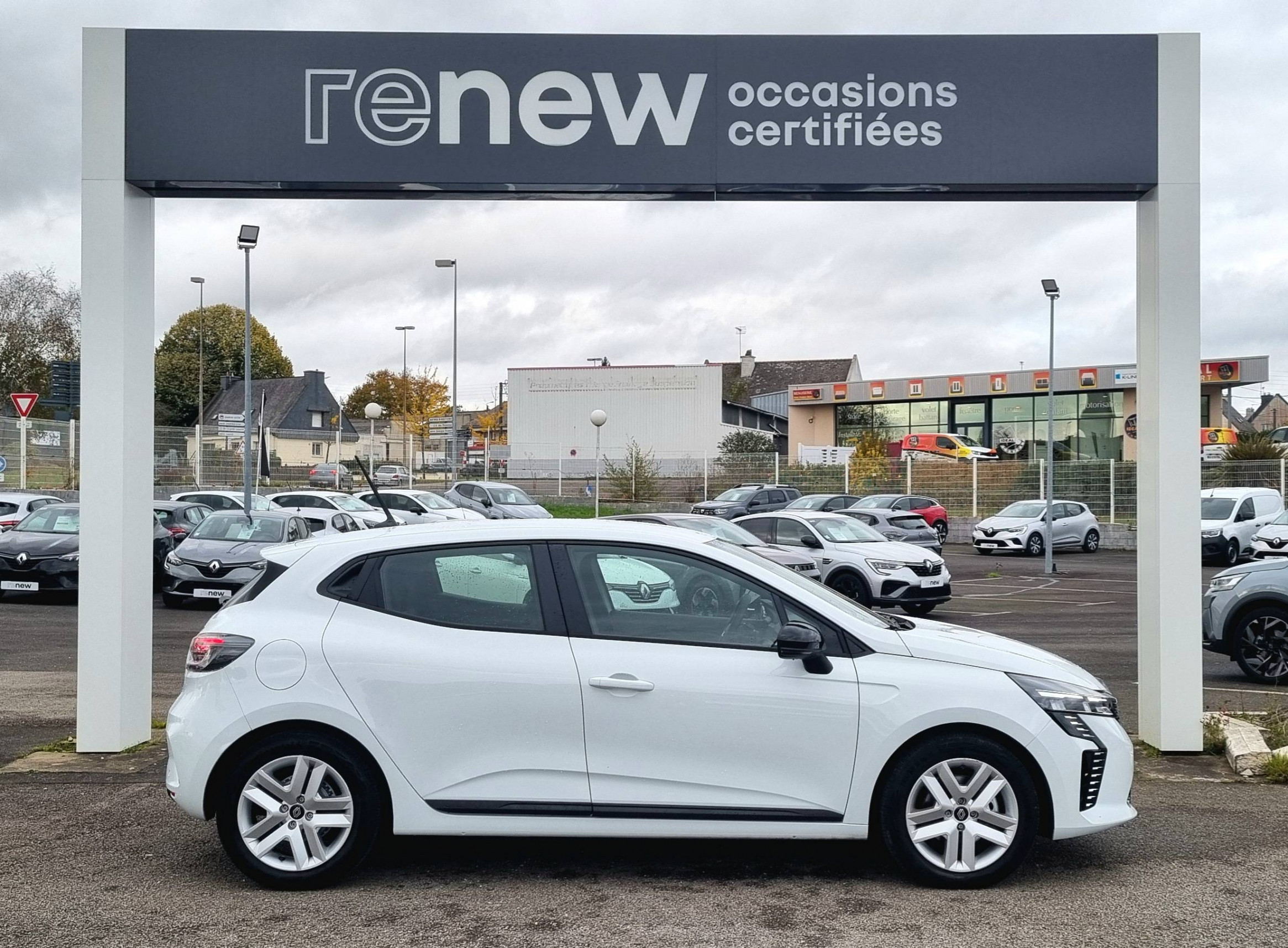 Vente en ligne Renault Clio 5 Clio Blue dCi 100 ch GSR2 au prix de 19 490 €