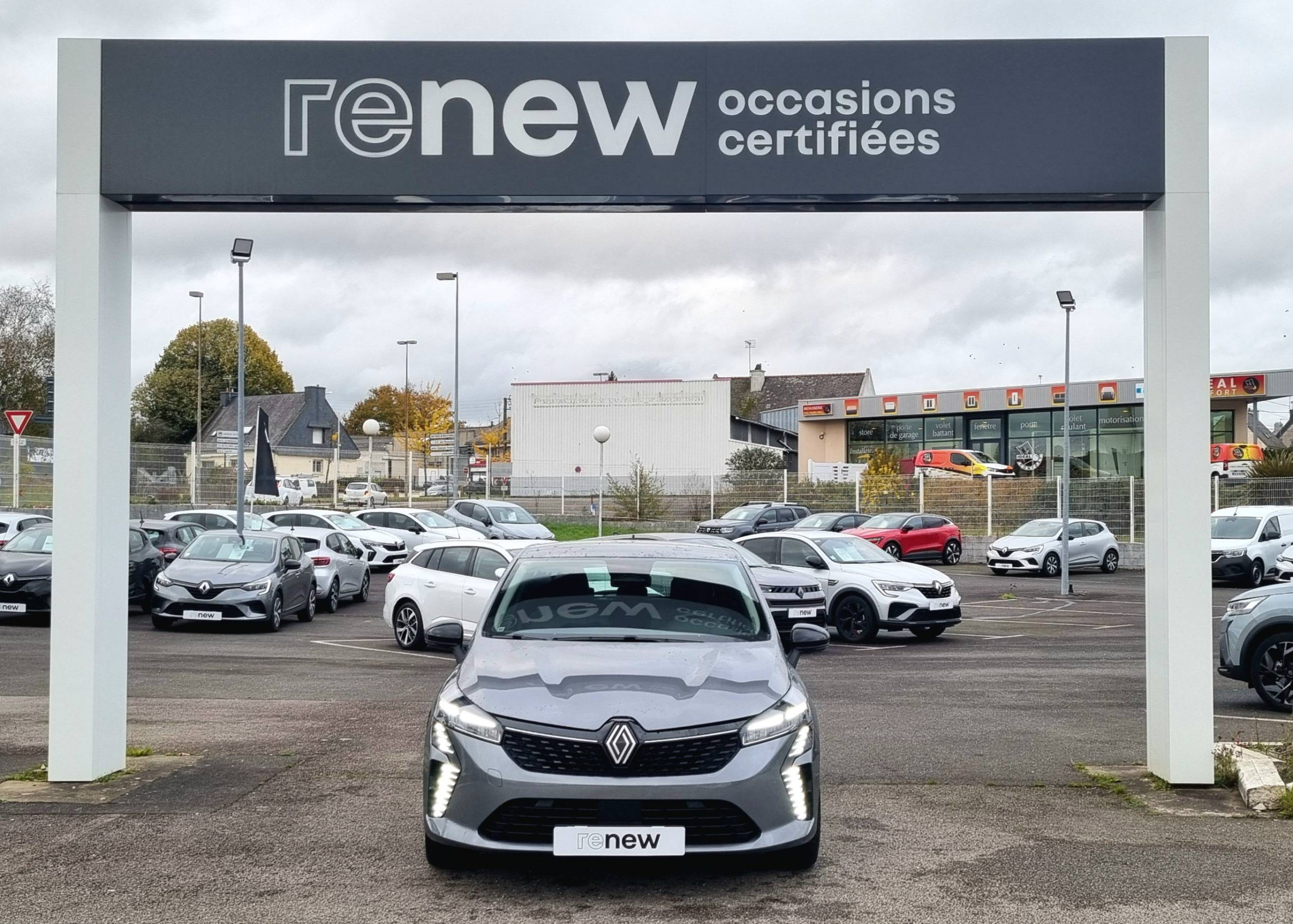 Vente en ligne Renault Clio 5 Clio E-Tech full hybrid 145 ch GSR2 au prix de 19 790 €