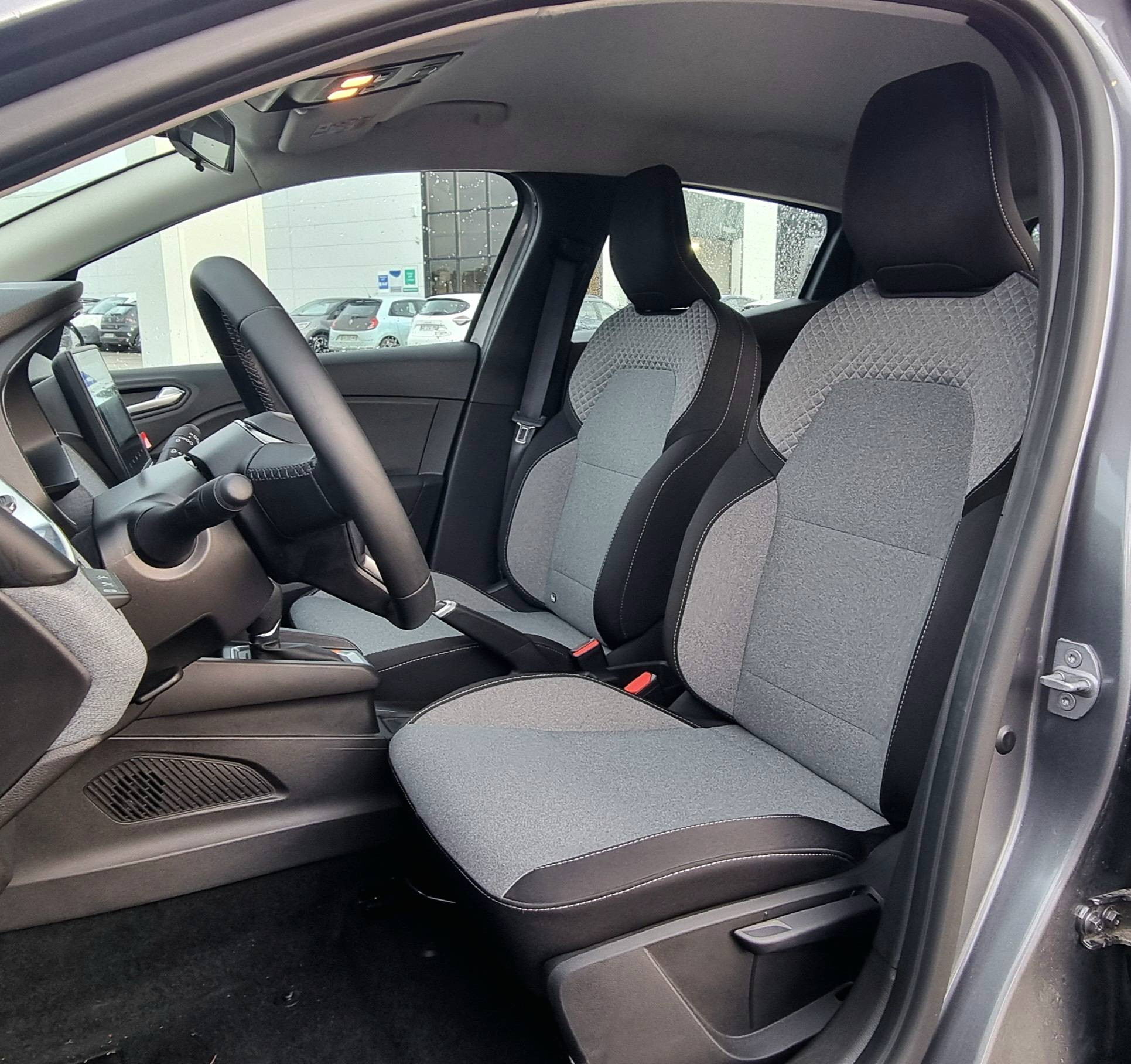 Vente en ligne Renault Clio 5 Clio E-Tech full hybrid 145 ch GSR2 au prix de 19 790 €