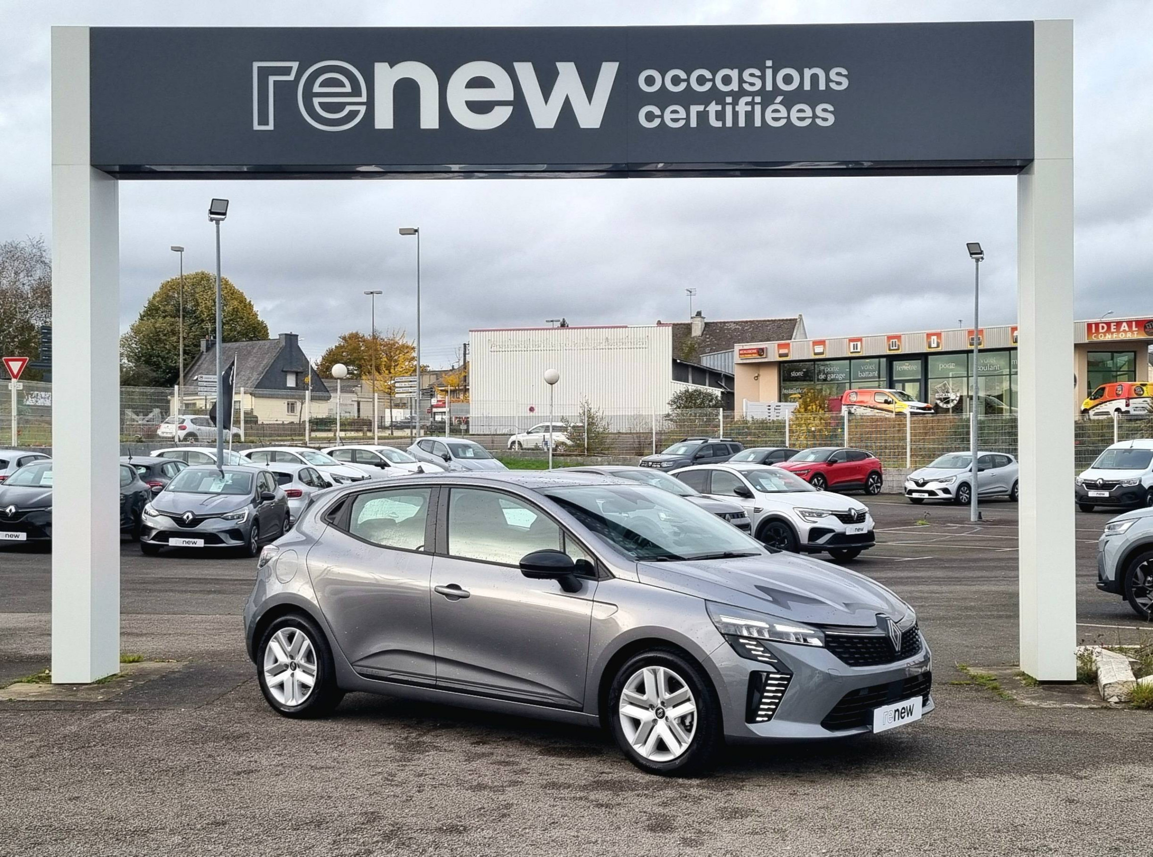 Vente en ligne Renault Clio 5 Clio E-Tech full hybrid 145 ch GSR2 au prix de 19 790 €