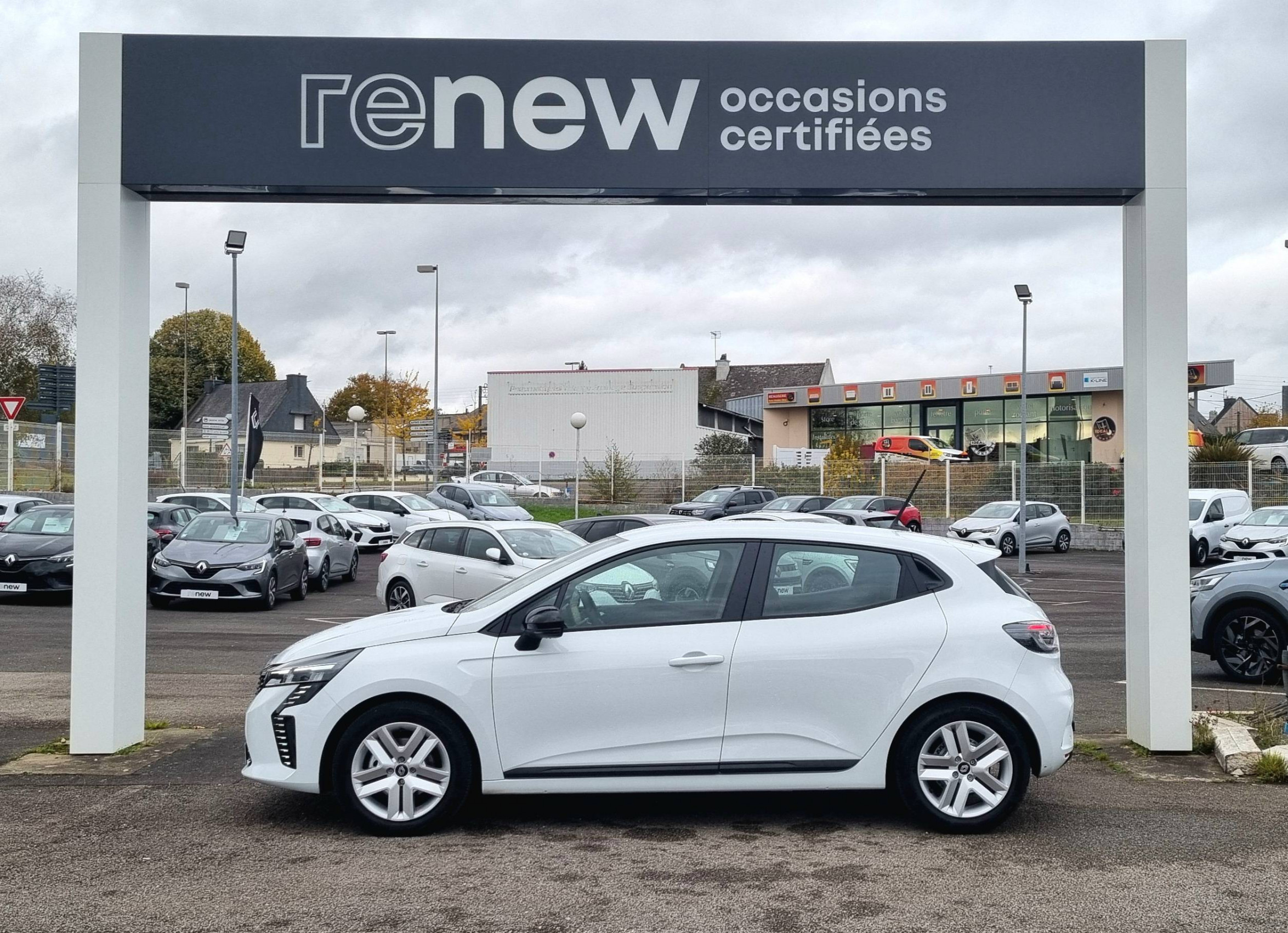 Vente en ligne Renault Clio 5 Clio Blue dCi 100 ch GSR2 au prix de 19 490 €