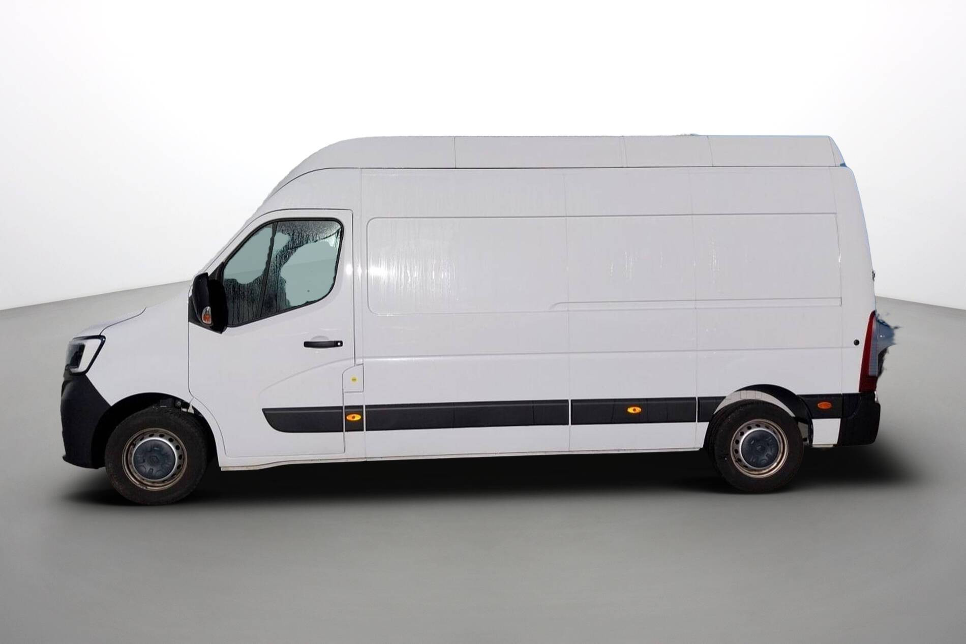 Vente en ligne Renault Master Fourgon MASTER FGN TRAC F3500 L3H3 BLUE DCI 135 au prix de 29 990 €