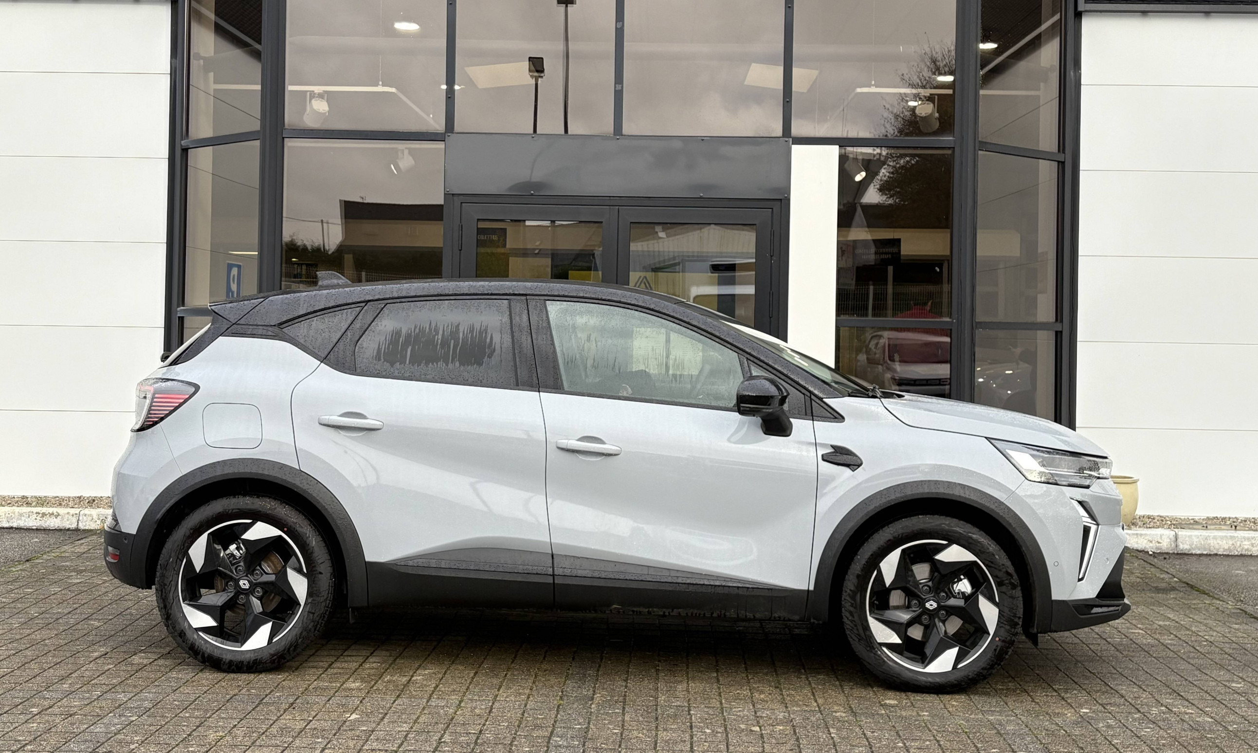 Vente en ligne Renault Captur  E-Tech full hybrid 160 ch au prix de 29 990 €