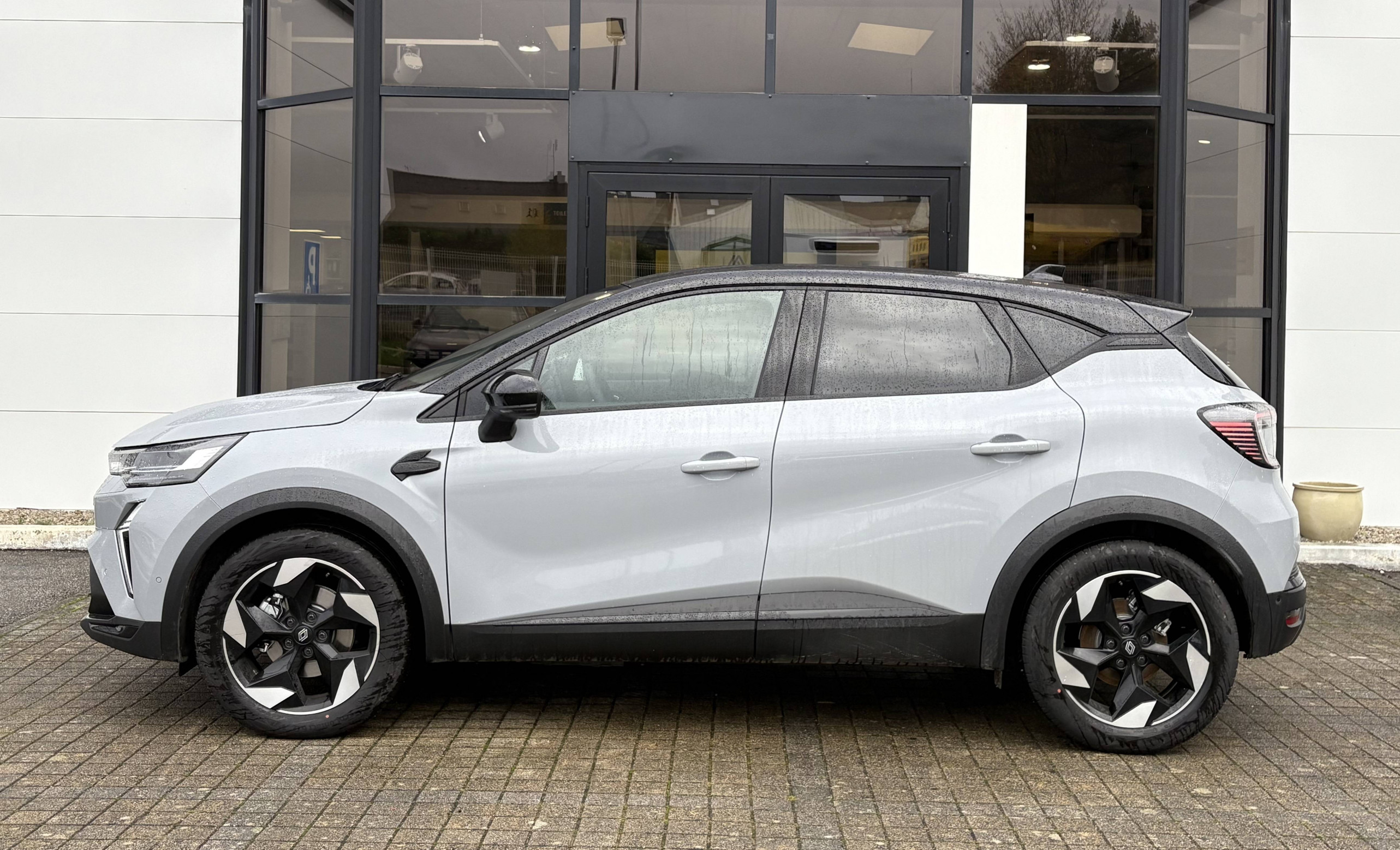 Vente en ligne Renault Captur  E-Tech full hybrid 160 ch au prix de 29 990 €