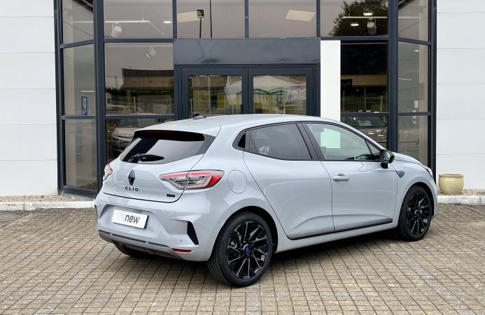 Vente en ligne Renault Clio 5 Clio E-Tech full hybrid 145 ch GSR2 au prix de 25 990 €