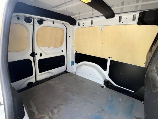 Vente en ligne Renault Kangoo Van  BLUE DCI 95 EDC au prix de 18 490 €