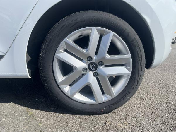 Vente en ligne Renault Clio 5 Clio TCe 90 au prix de 16 490 €