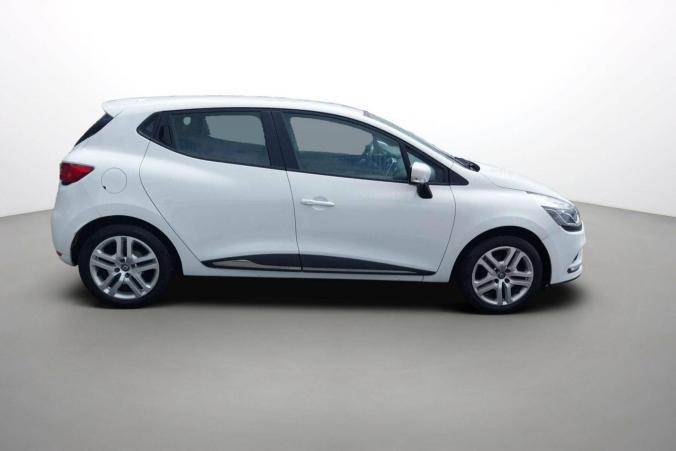 Vente en ligne Renault Clio 4 Clio TCe 75 E6C au prix de 11 490 €