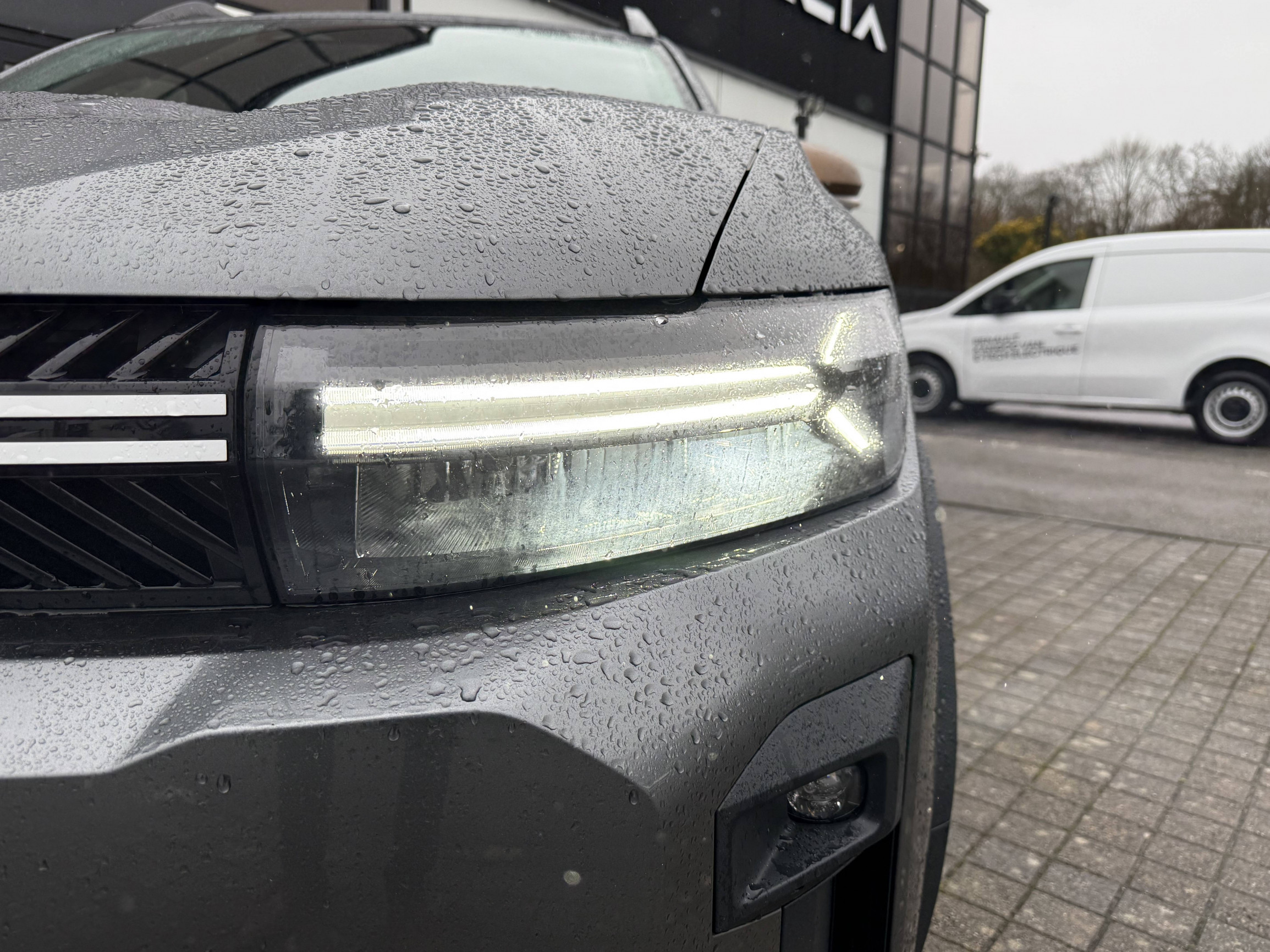 Vente en ligne Dacia Bigster  Mild Hybrid 130 4x4 au prix de 31 990 €