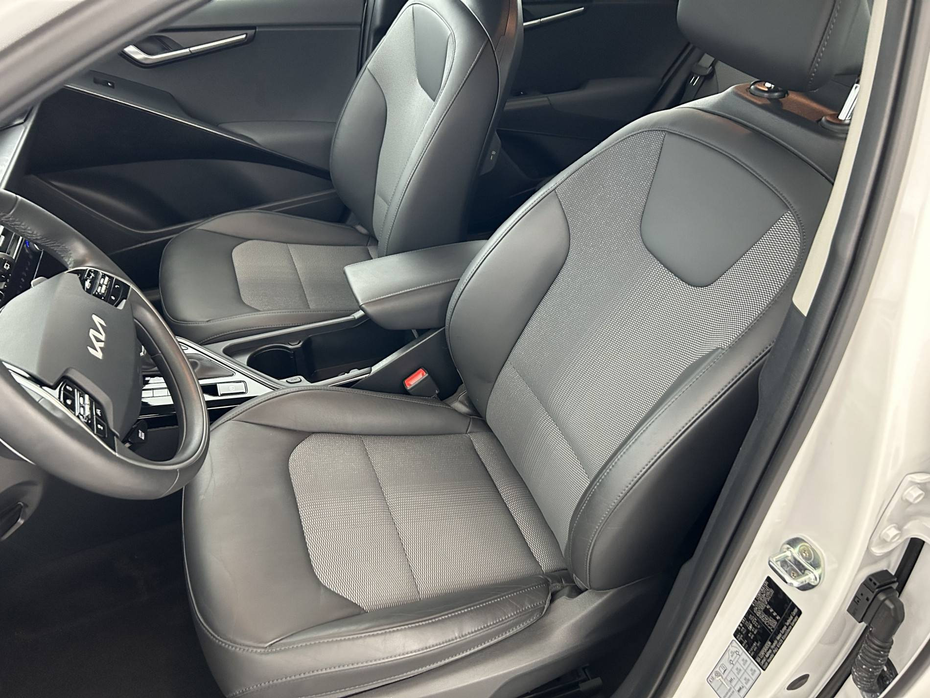 Vente en ligne Kia Niro  1.6 GDi 141 ch HEV DCT6 au prix de 22 690 €