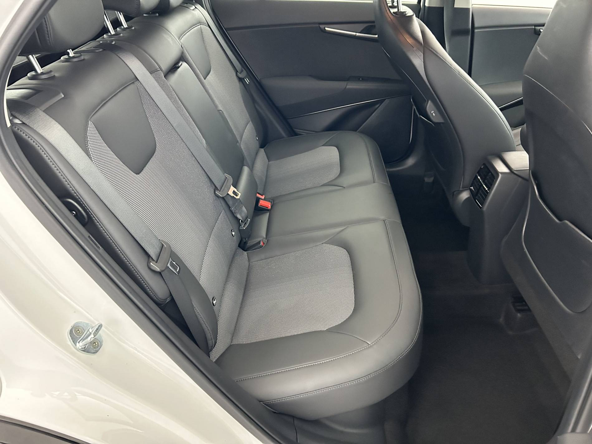 Vente en ligne Kia Niro  1.6 GDi 141 ch HEV DCT6 au prix de 22 690 €