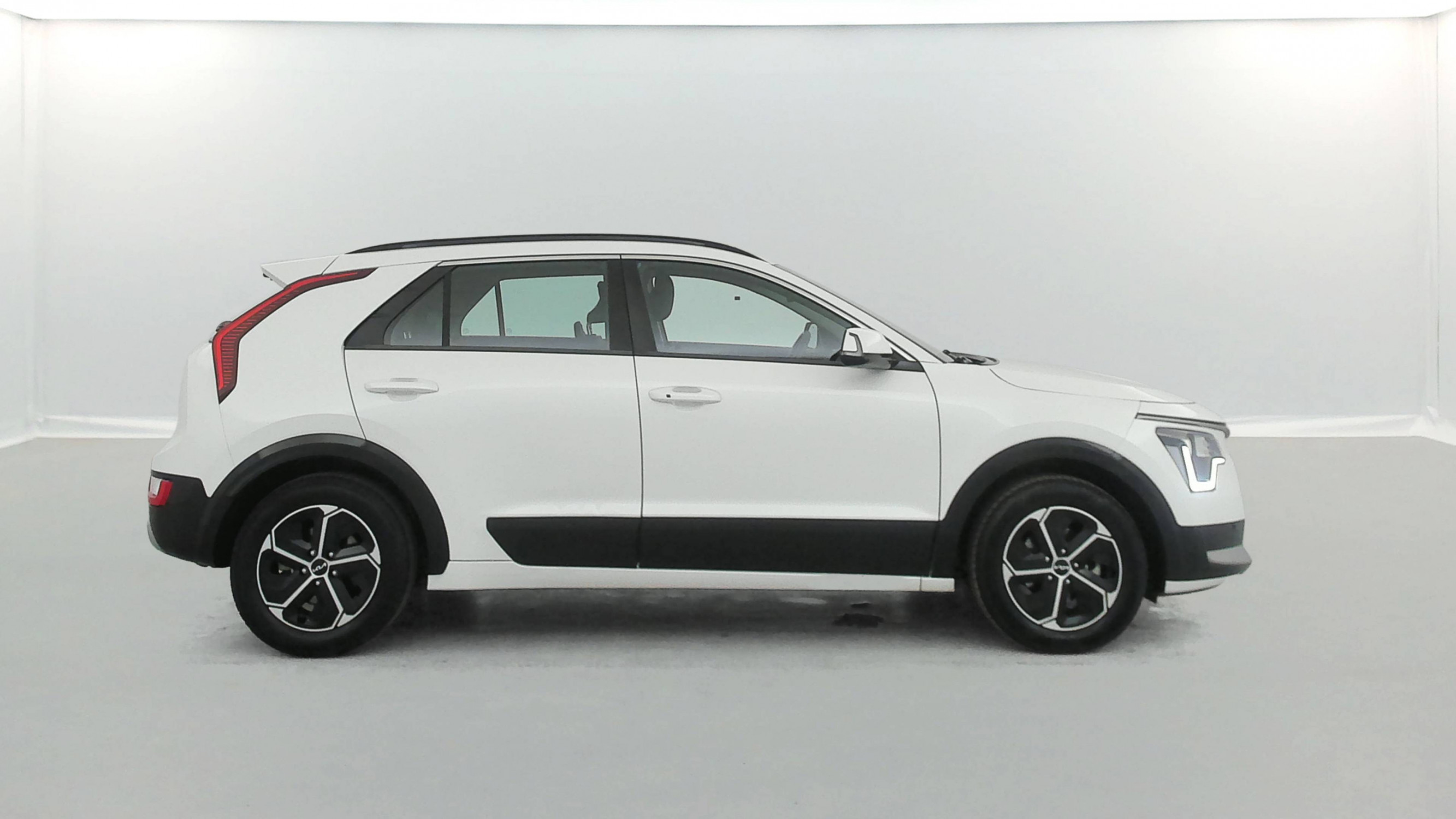 Vente en ligne Kia Niro  1.6 GDi 141 ch HEV DCT6 au prix de 22 690 €