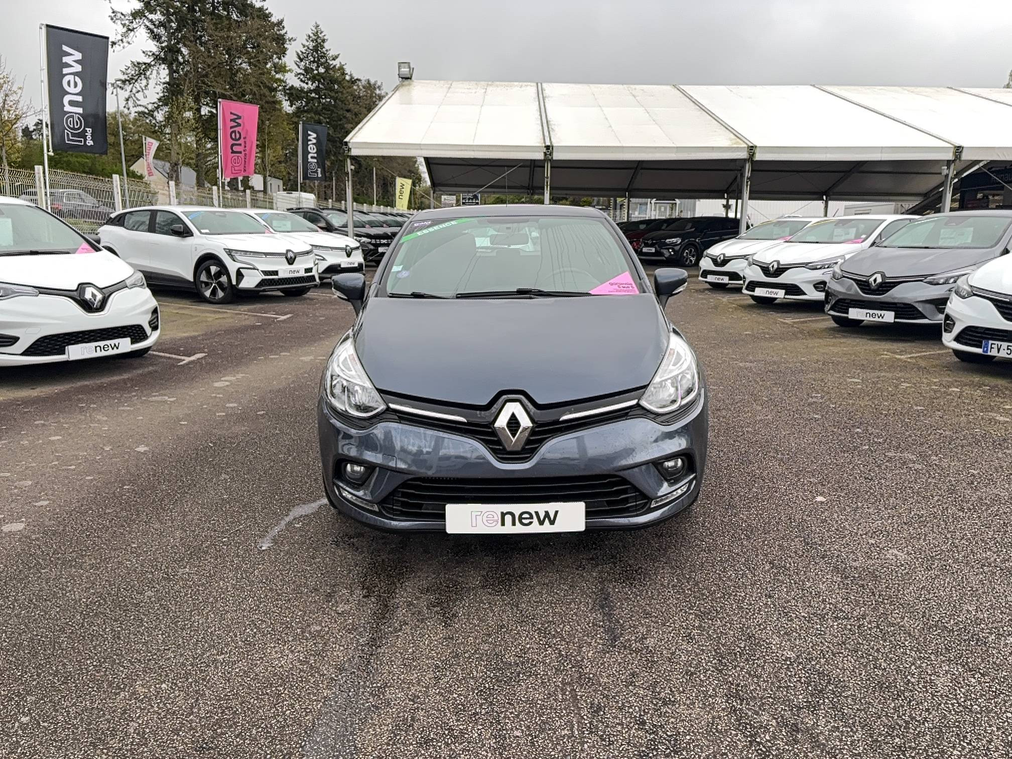 Vente en ligne Renault Clio 4 Clio TCe 90 E6C au prix de 9 490 €