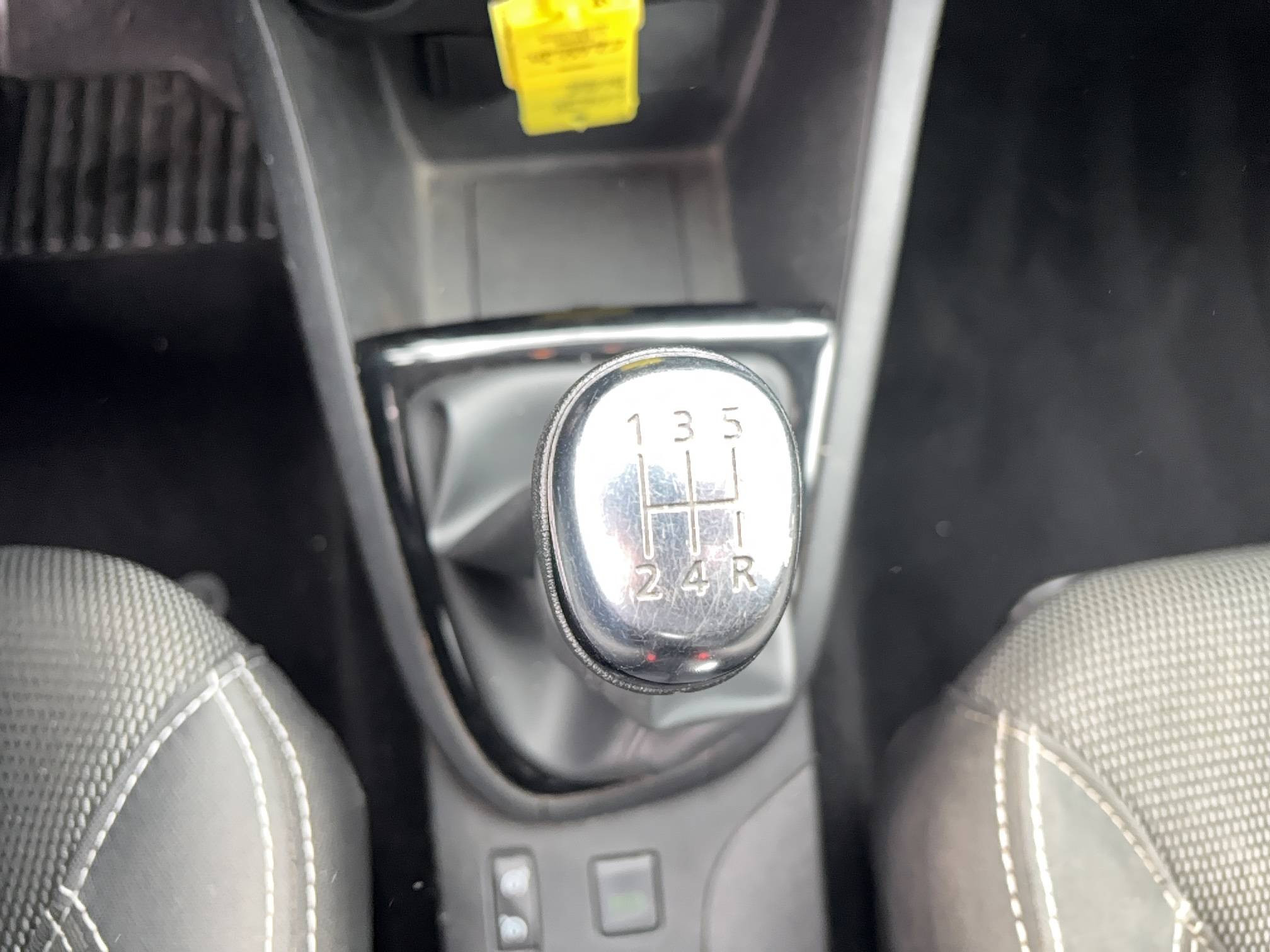 Vente en ligne Renault Clio 4 Clio TCe 90 E6C au prix de 9 490 €