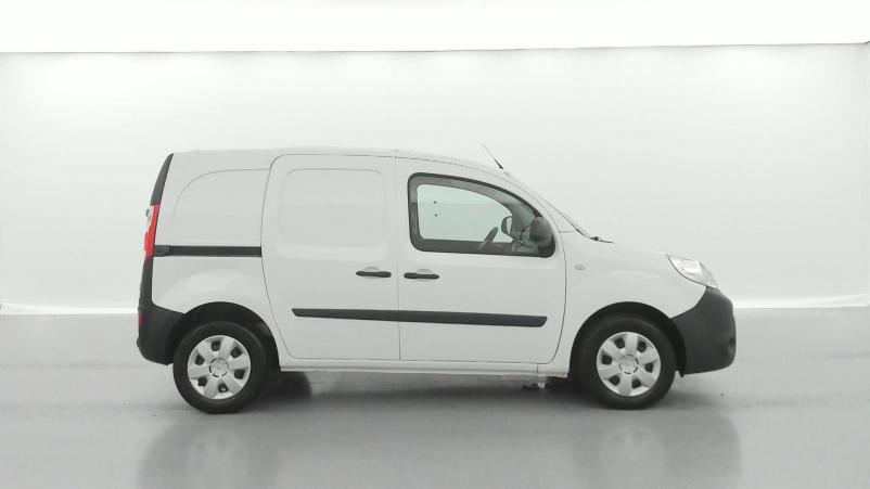 Vente en ligne Renault Kangoo Express  BLUE DCI 95 au prix de 13 490 €