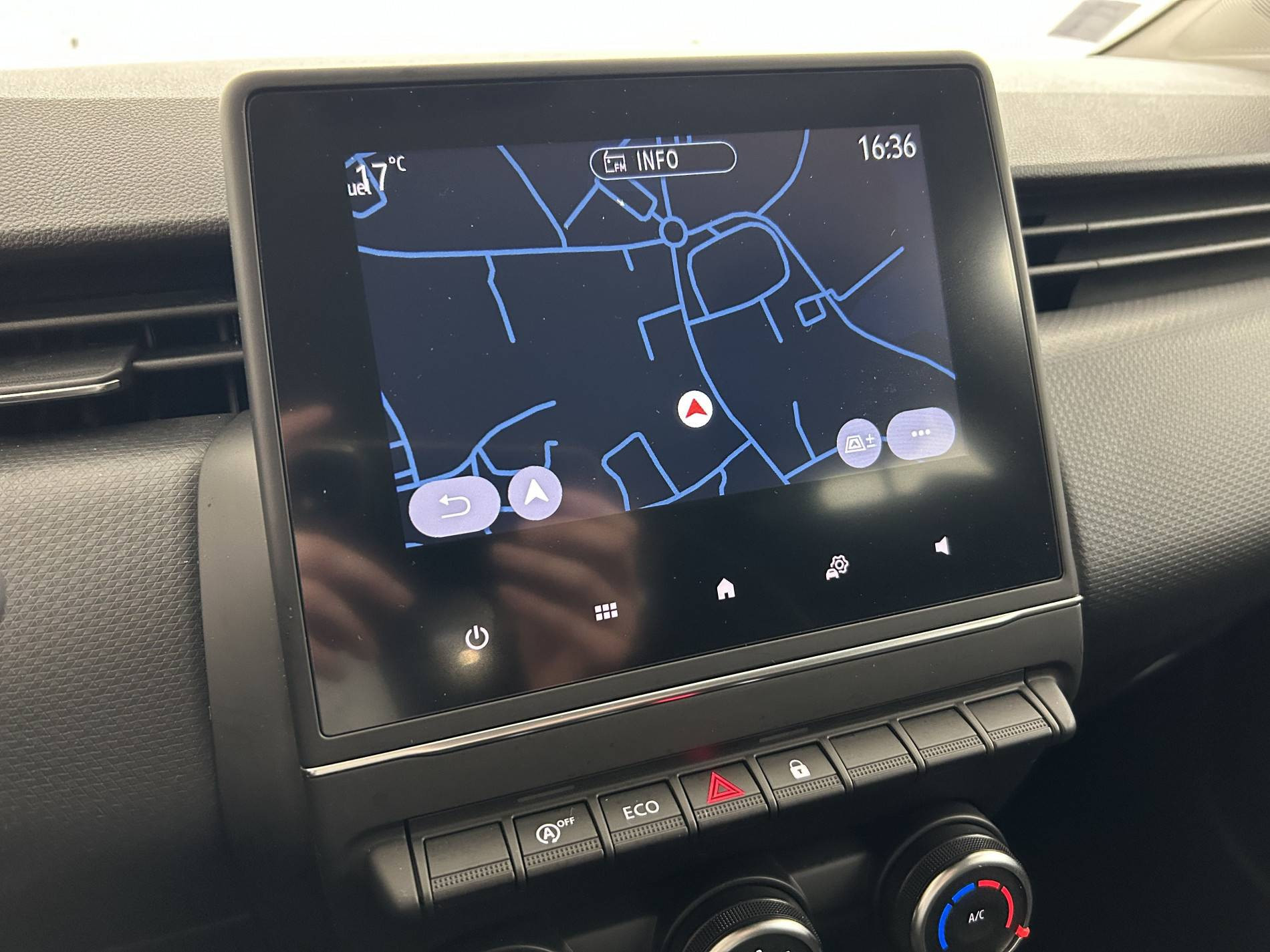 Vente en ligne Renault Clio 5 Clio Blue dCi 100 - 21N au prix de 14 990 €