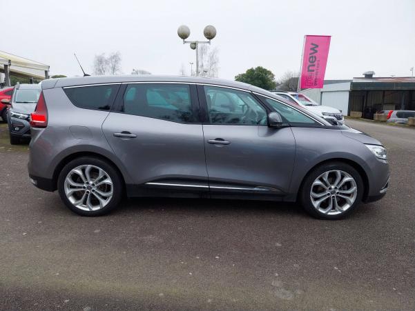 Vente en ligne Renault Grand Scenic 4 Grand Scenic Blue dCi 120 au prix de 16 890 €