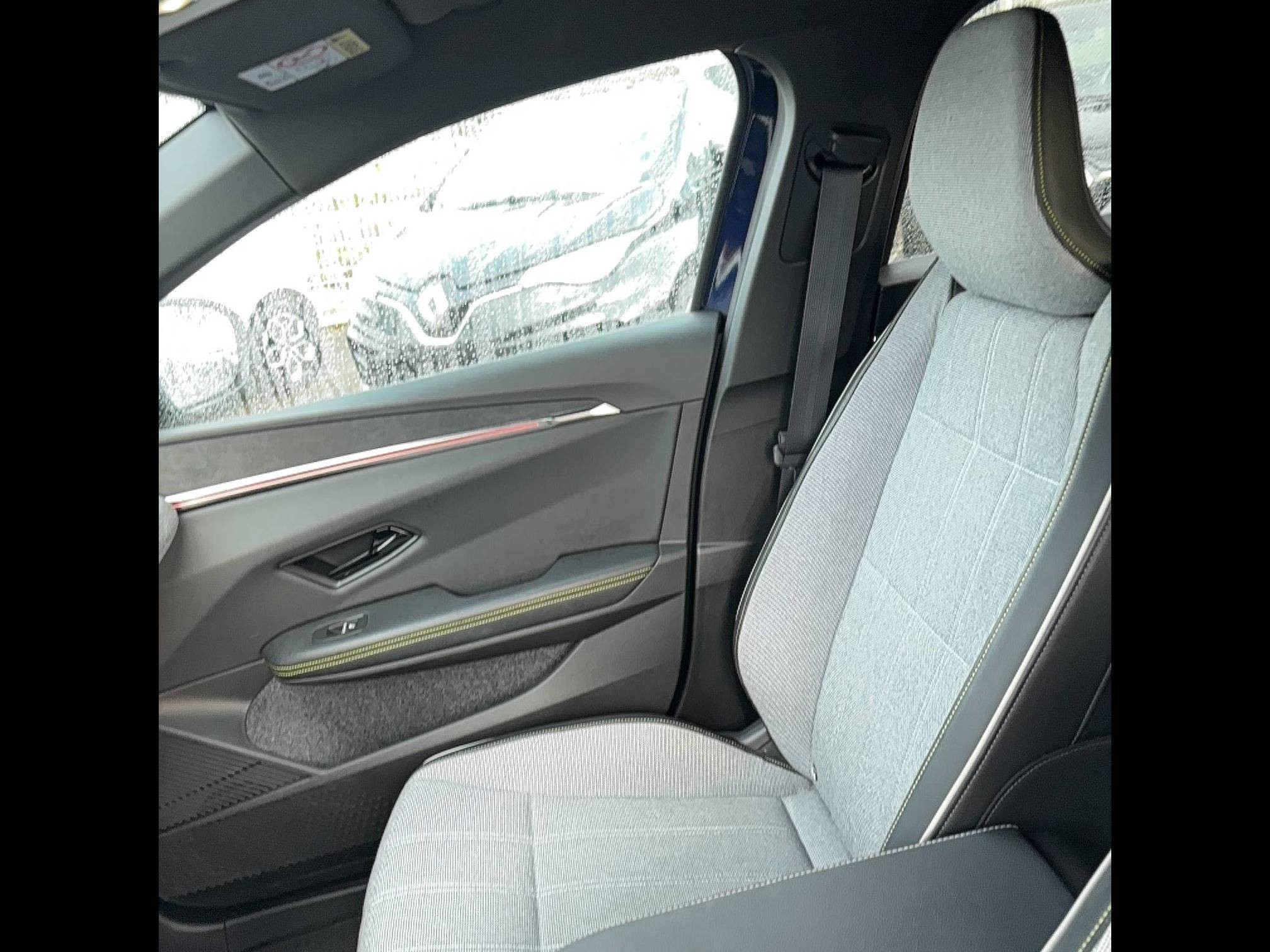 Vente en ligne Renault Megane E-Tech  EV60 220 ch super charge au prix de 22 490 €