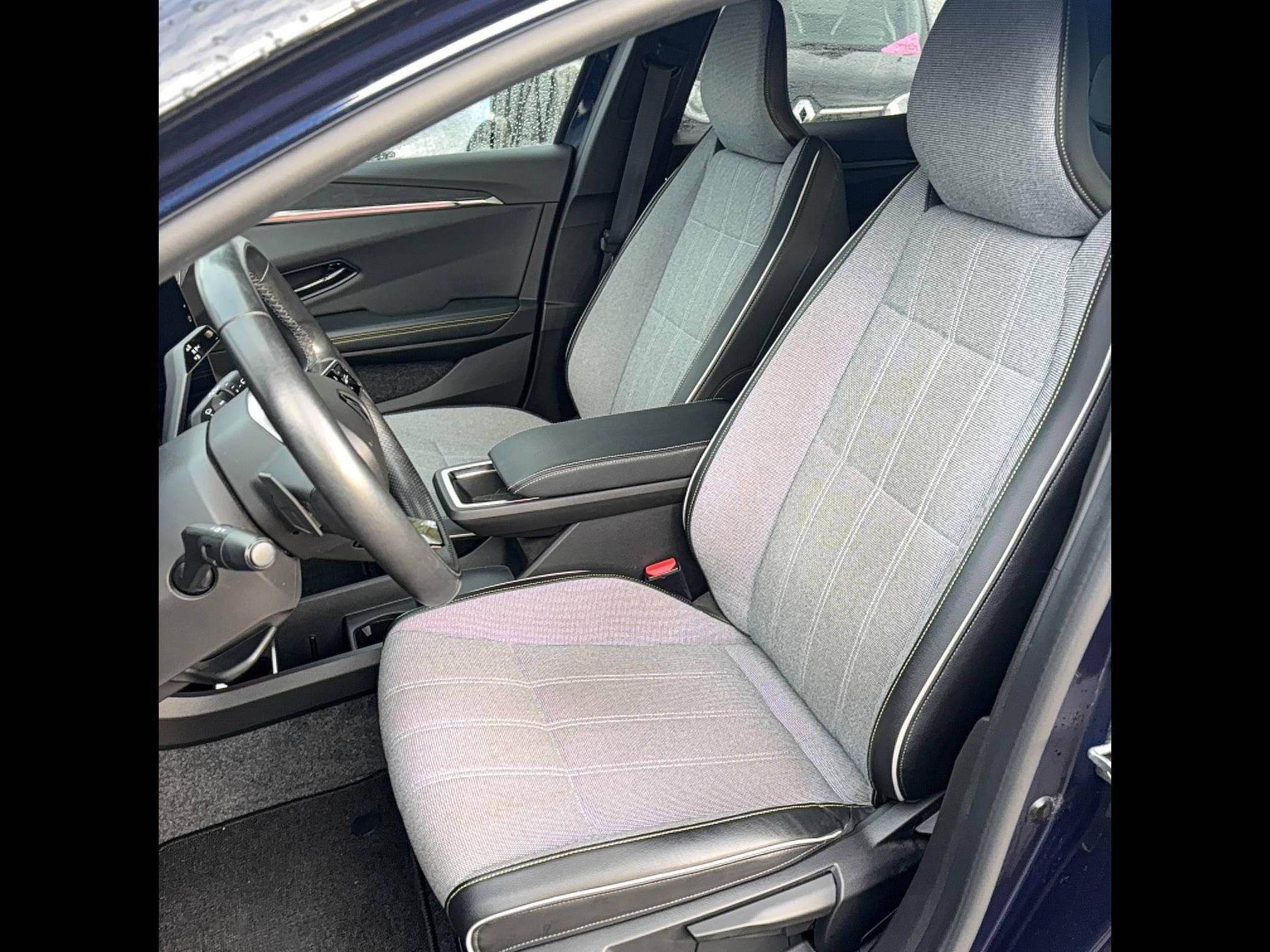 Vente en ligne Renault Megane E-Tech  EV60 220 ch super charge au prix de 22 490 €