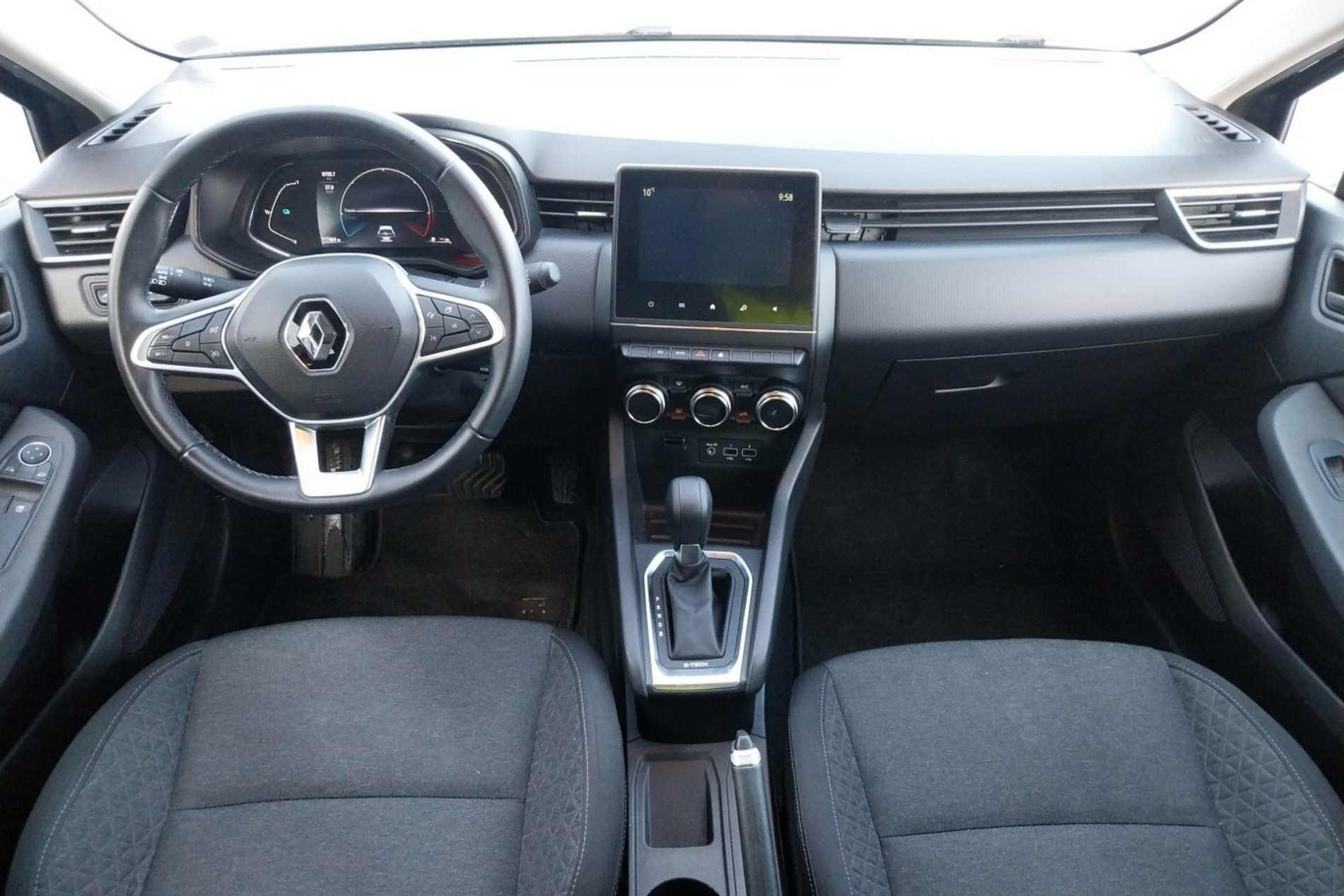 Vente en ligne Renault Clio 5 Clio E-Tech 140 - 21N au prix de 12 990 €