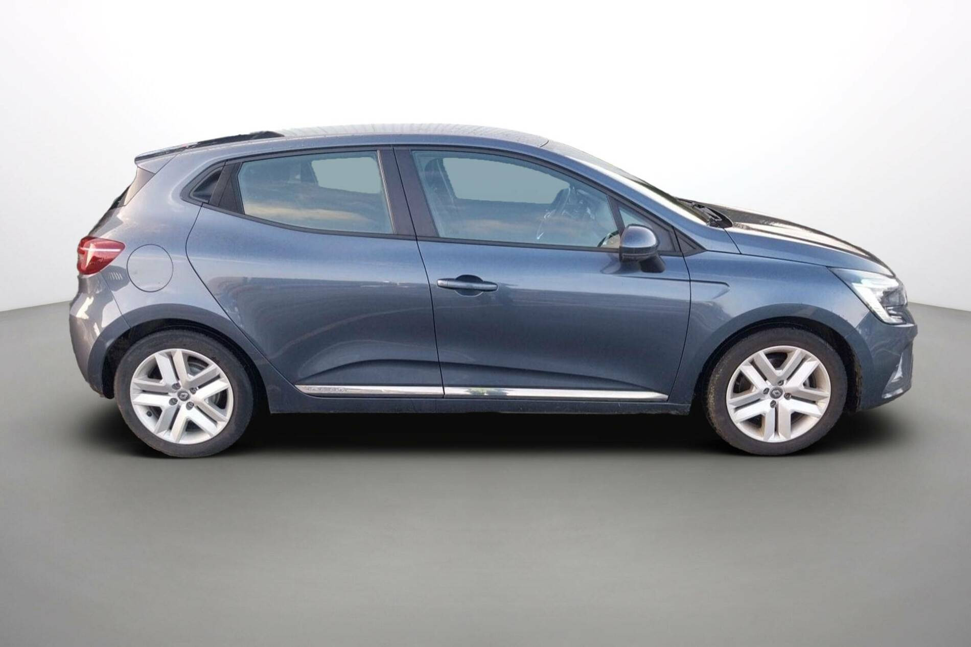 Vente en ligne Renault Clio 5 Clio E-Tech 140 - 21N au prix de 12 990 €