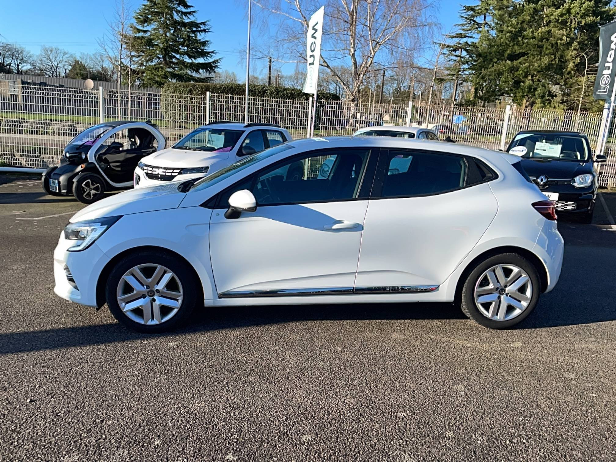 Vente en ligne Renault Clio 5 Clio TCe 90 - 21 au prix de 11 990 €