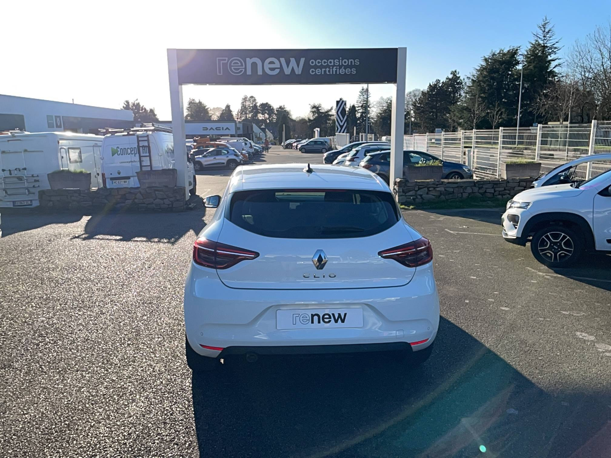 Vente en ligne Renault Clio 5 Clio TCe 90 - 21 au prix de 11 990 €