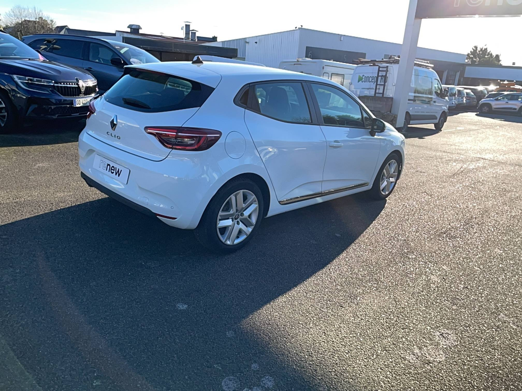 Vente en ligne Renault Clio 5 Clio TCe 90 - 21 au prix de 11 990 €