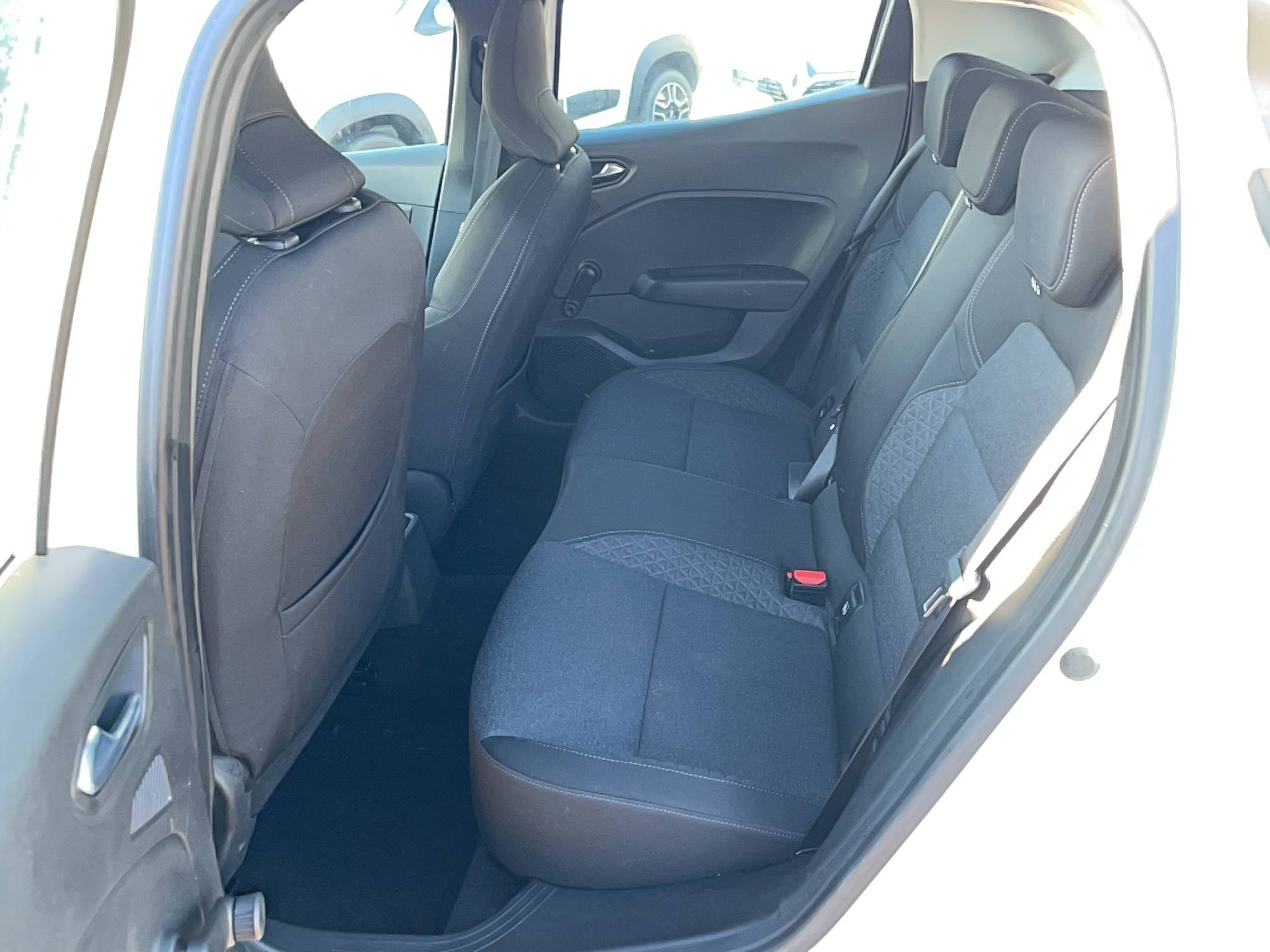 Vente en ligne Renault Clio 5 Clio TCe 90 - 21 au prix de 11 990 €