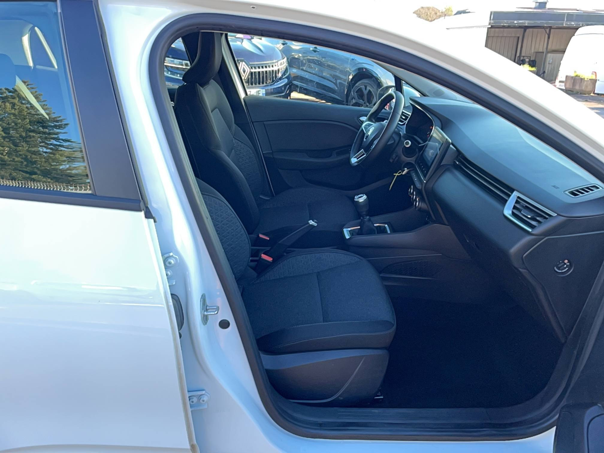 Vente en ligne Renault Clio 5 Clio TCe 90 - 21 au prix de 11 990 €