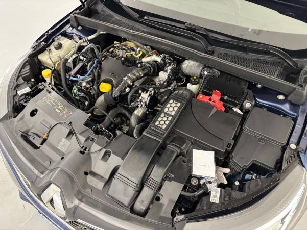 Vente en ligne Renault Megane 4 Mégane IV Berline Blue dCi 115 EDC au prix de 15 990 €