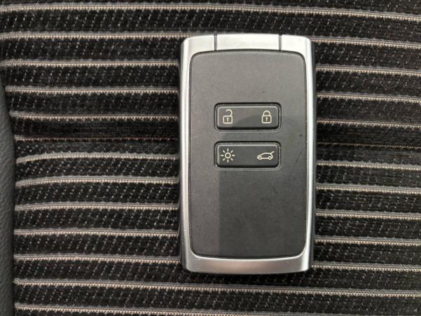 Vente en ligne Renault Talisman  Blue dCi 160 EDC au prix de 19 290 €