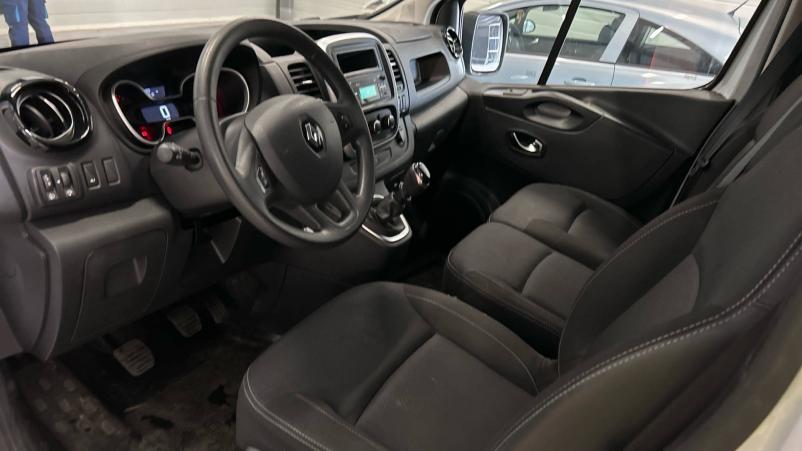 Vente en ligne Renault Trafic 3 Fourgon TRAFIC FGN L1H1 1200 KG DCI 120 au prix de 22 990 €