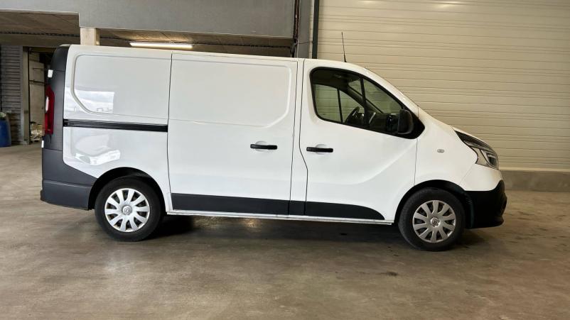 Vente en ligne Renault Trafic 3 Fourgon TRAFIC FGN L1H1 1200 KG DCI 120 au prix de 22 990 €