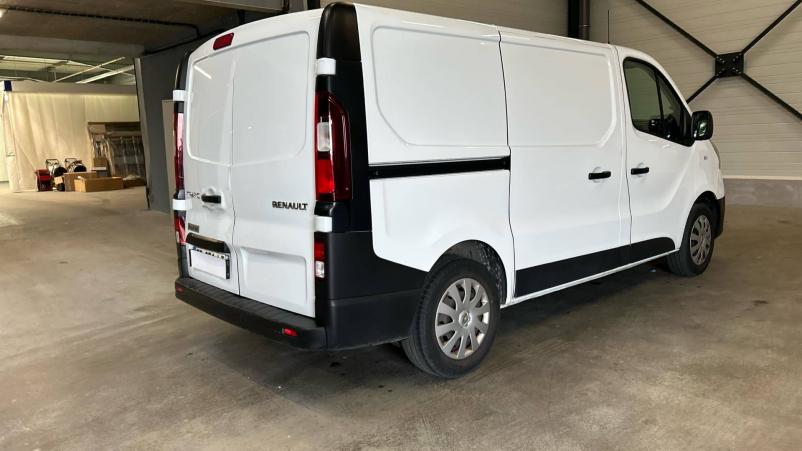 Vente en ligne Renault Trafic 3 Fourgon TRAFIC FGN L1H1 1200 KG DCI 120 au prix de 22 990 €