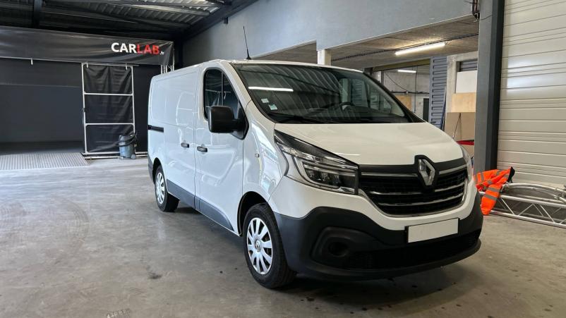 Vente en ligne Renault Trafic 3 Fourgon TRAFIC FGN L1H1 1200 KG DCI 120 au prix de 22 990 €