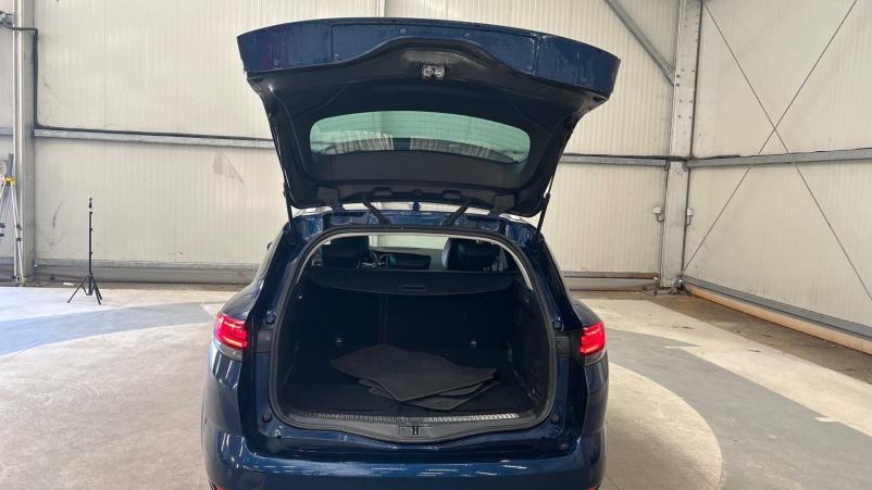 Vente en ligne Renault Megane 4 Estate Mégane IV Estate Blue dCi 115 EDC au prix de 18 290 €
