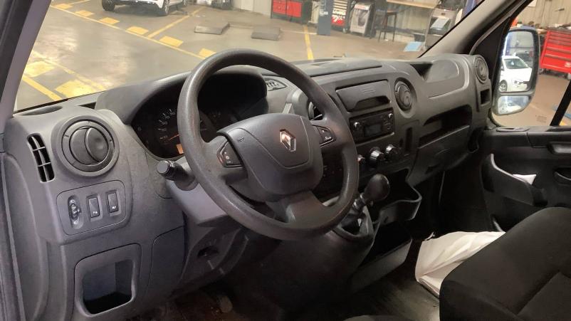 Vente en ligne Renault Master Fourgon MASTER FGN L1H1 3.5t 2.3 dCi 110 S&S E6 au prix de 20 990 €