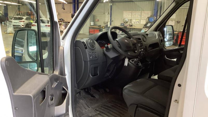 Vente en ligne Renault Master Fourgon MASTER FGN L1H1 3.5t 2.3 dCi 110 S&S E6 au prix de 20 990 €