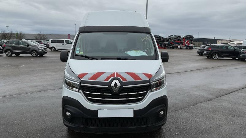 Vente en ligne Renault Trafic 3 Fourgon TRAFIC FGN L2H2 1200 KG DCI 145 ENERGY au prix de 21 490 €