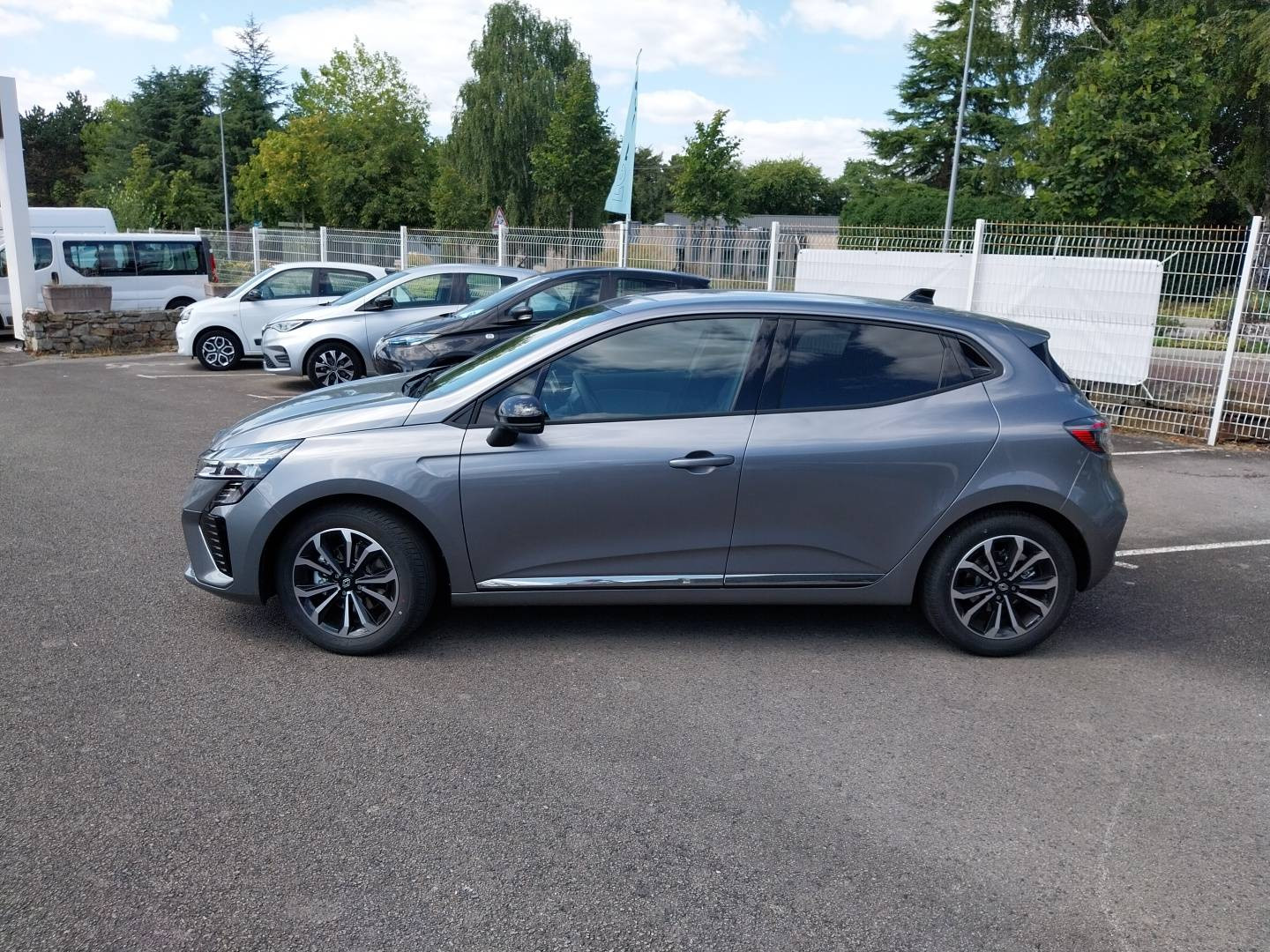 Vente en ligne Renault Clio 5 Clio E-Tech full hybrid 145 ch GSR2 au prix de 23 990 €