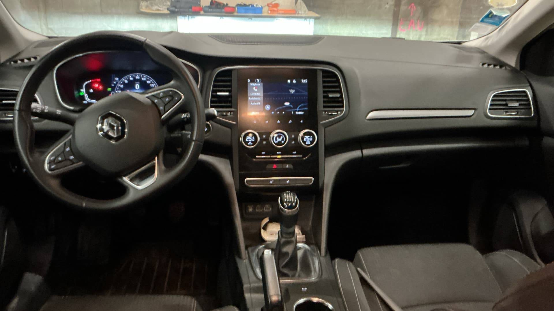 Vente en ligne Renault Megane 4 Mégane IV Berline Blue dCi 115 au prix de 14 590 €