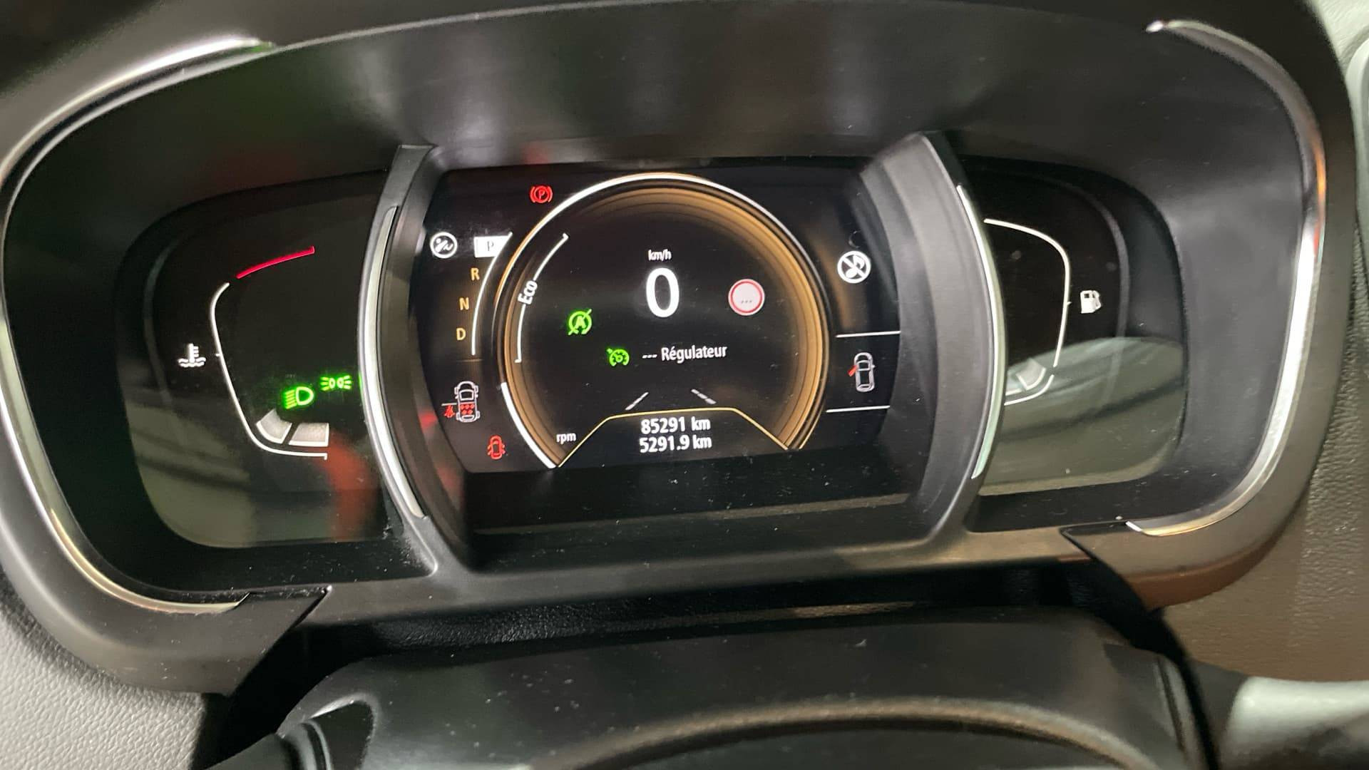 Vente en ligne Renault Grand Scenic 4 Grand Scenic TCe 140 EDC au prix de 19 990 €