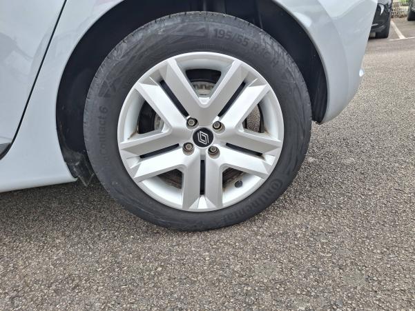 Vente en ligne Renault Clio 5 Clio Blue dCi 100 au prix de 16 590 €