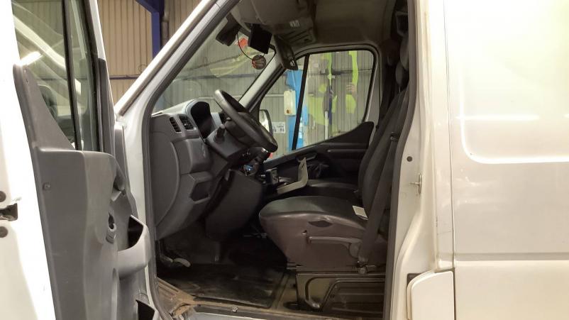 Vente en ligne Renault Master Fourgon MASTER FGN TRAC 3 PLACES F3500 L2H2 ENERGY DCI 145 NACELLE  au prix de 25 900 €