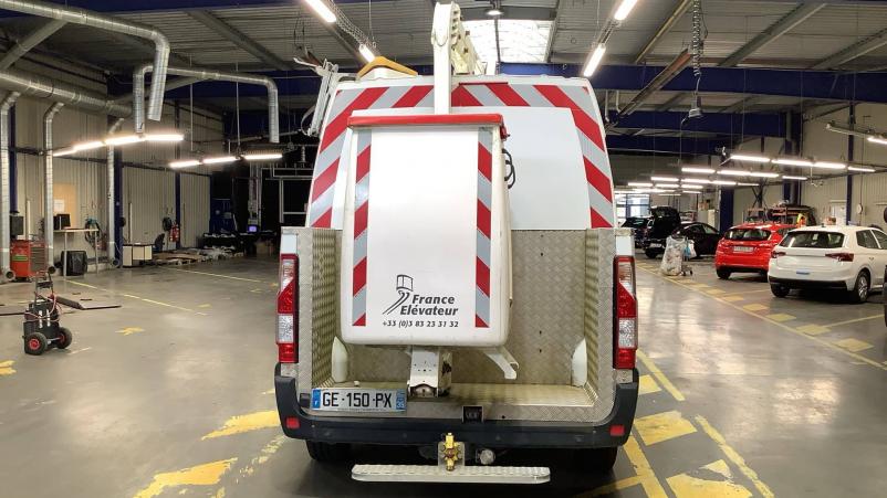 Vente en ligne Renault Master Fourgon MASTER FGN TRAC 3 PLACES F3500 L2H2 ENERGY DCI 145 NACELLE  au prix de 25 900 €