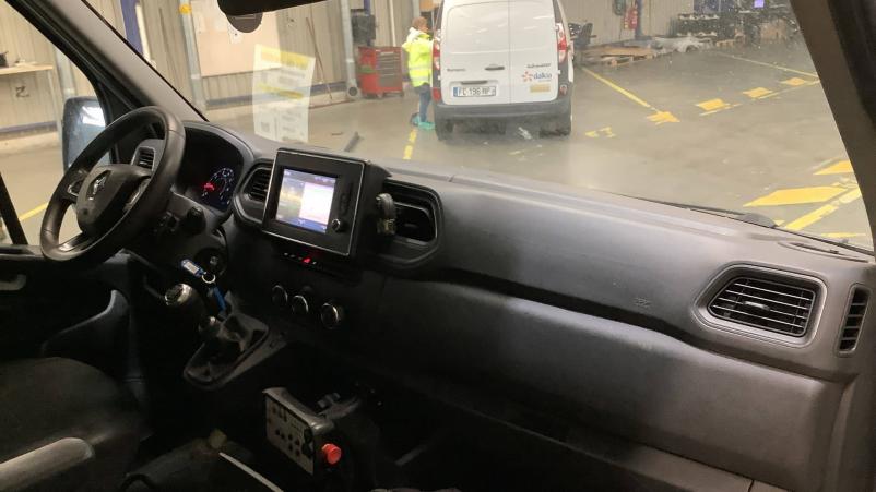 Vente en ligne Renault Master Fourgon MASTER FGN TRAC 3 PLACES F3500 L2H2 ENERGY DCI 145 NACELLE  au prix de 25 900 €