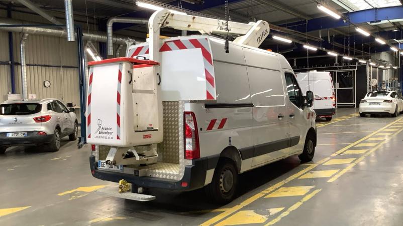 Vente en ligne Renault Master Fourgon MASTER FGN TRAC 3 PLACES F3500 L2H2 ENERGY DCI 145 NACELLE  au prix de 25 900 €