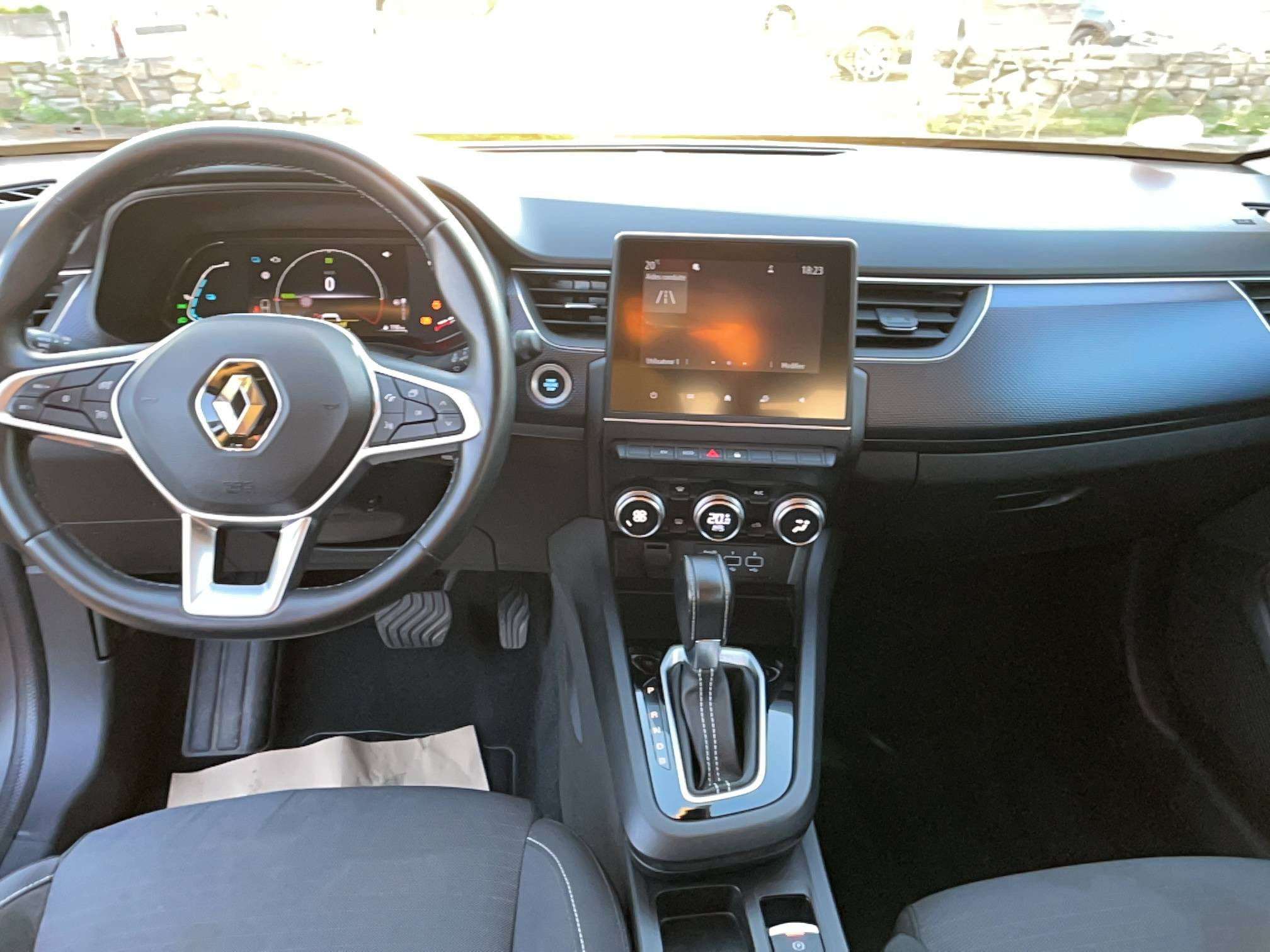 Vente en ligne Renault Arkana  E-Tech 145 au prix de 17 990 €