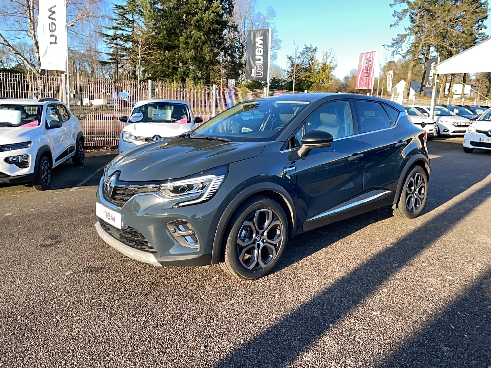 Renault Captur  E-Tech full hybrid 145 occasion de 2023 en vente à Ploërmel
